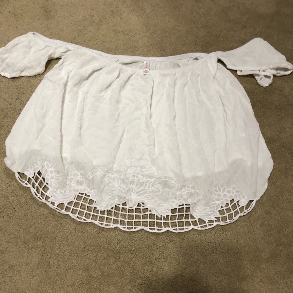 White off-the-shoulder flows top
